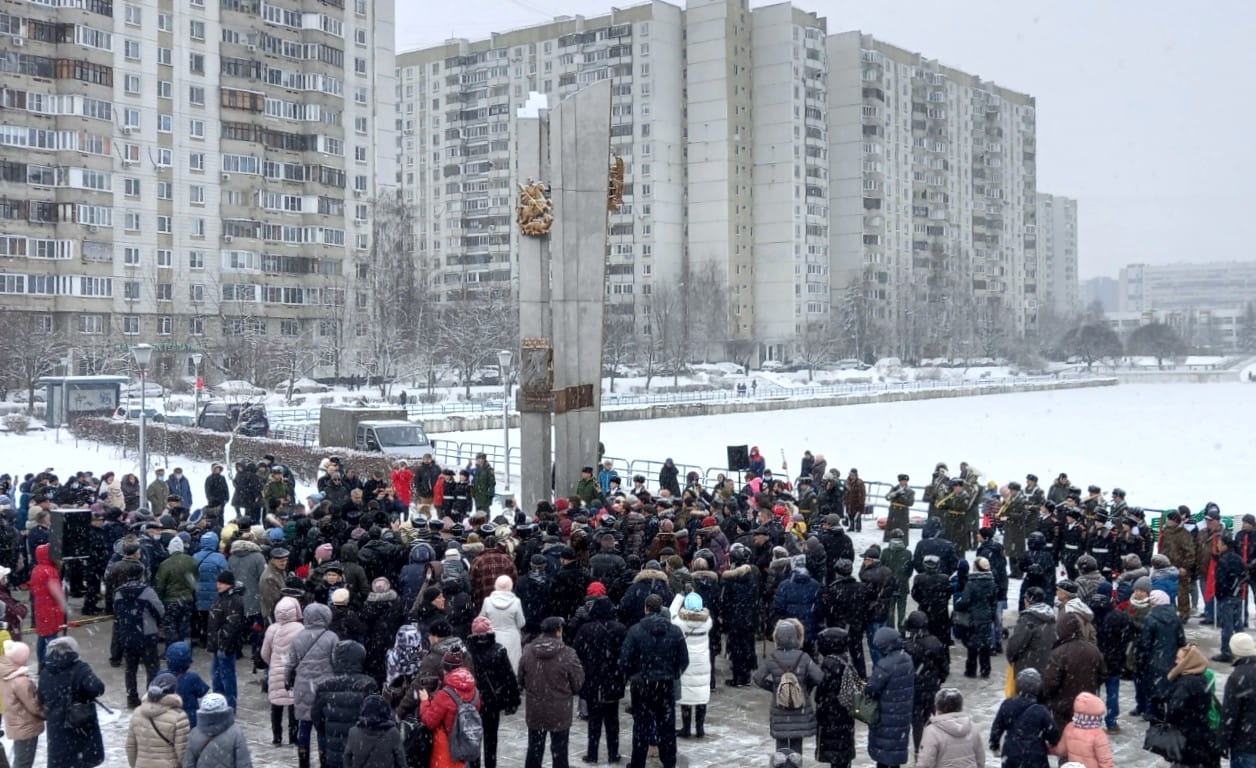 Тор­жест­вен­ное открытие памятного знака (стелы) «Крюково — район воинской доблести»